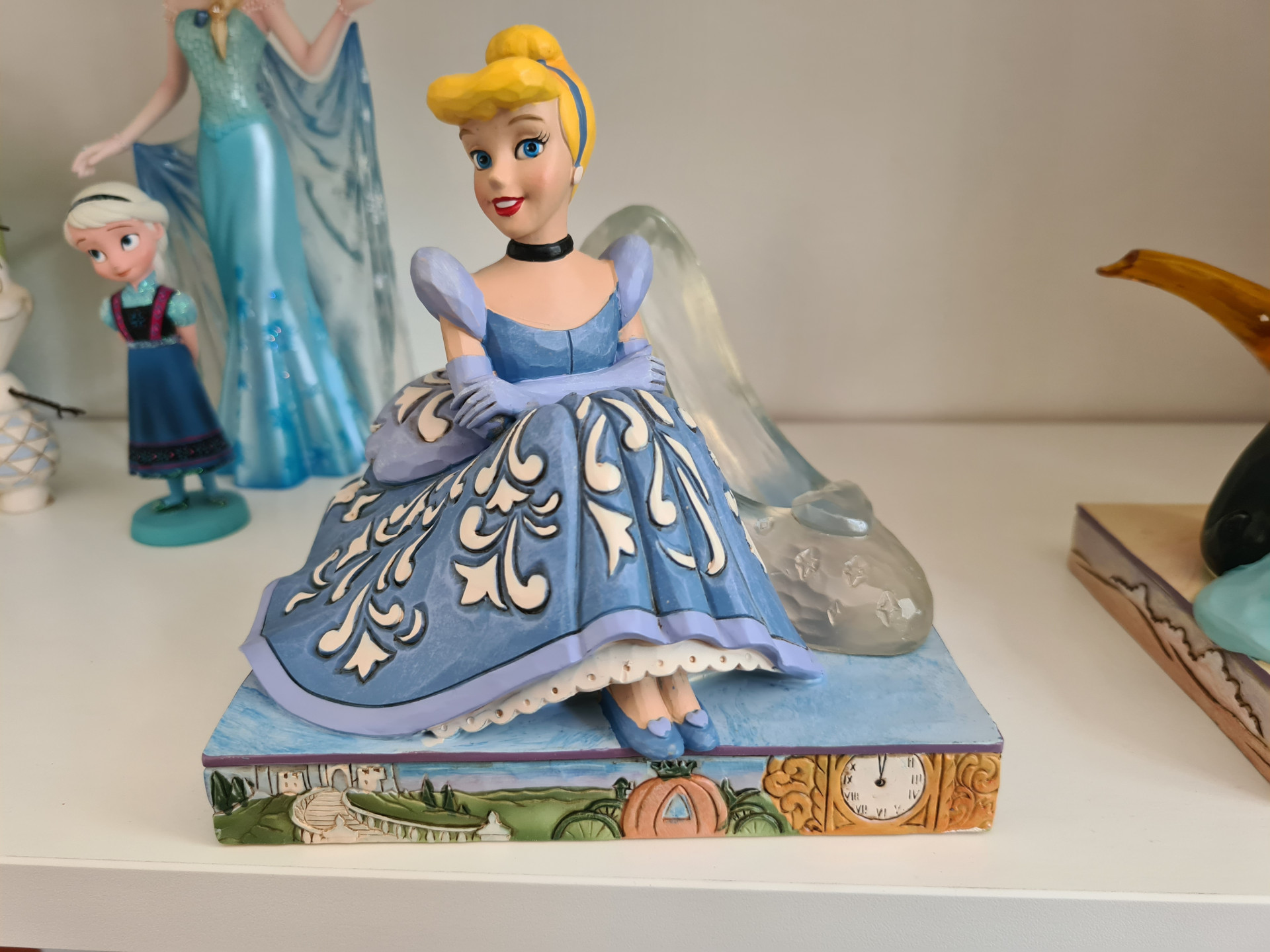 Figurine Cendrillon Disney Traditions - Pantoufle de verre